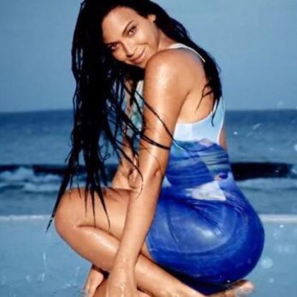 🔥SALE🔥 BEYONCÉ AS MRS. CARTER FOR H&M SUMMER COLLECTION 2013 DRESS - Picture 2 of 3